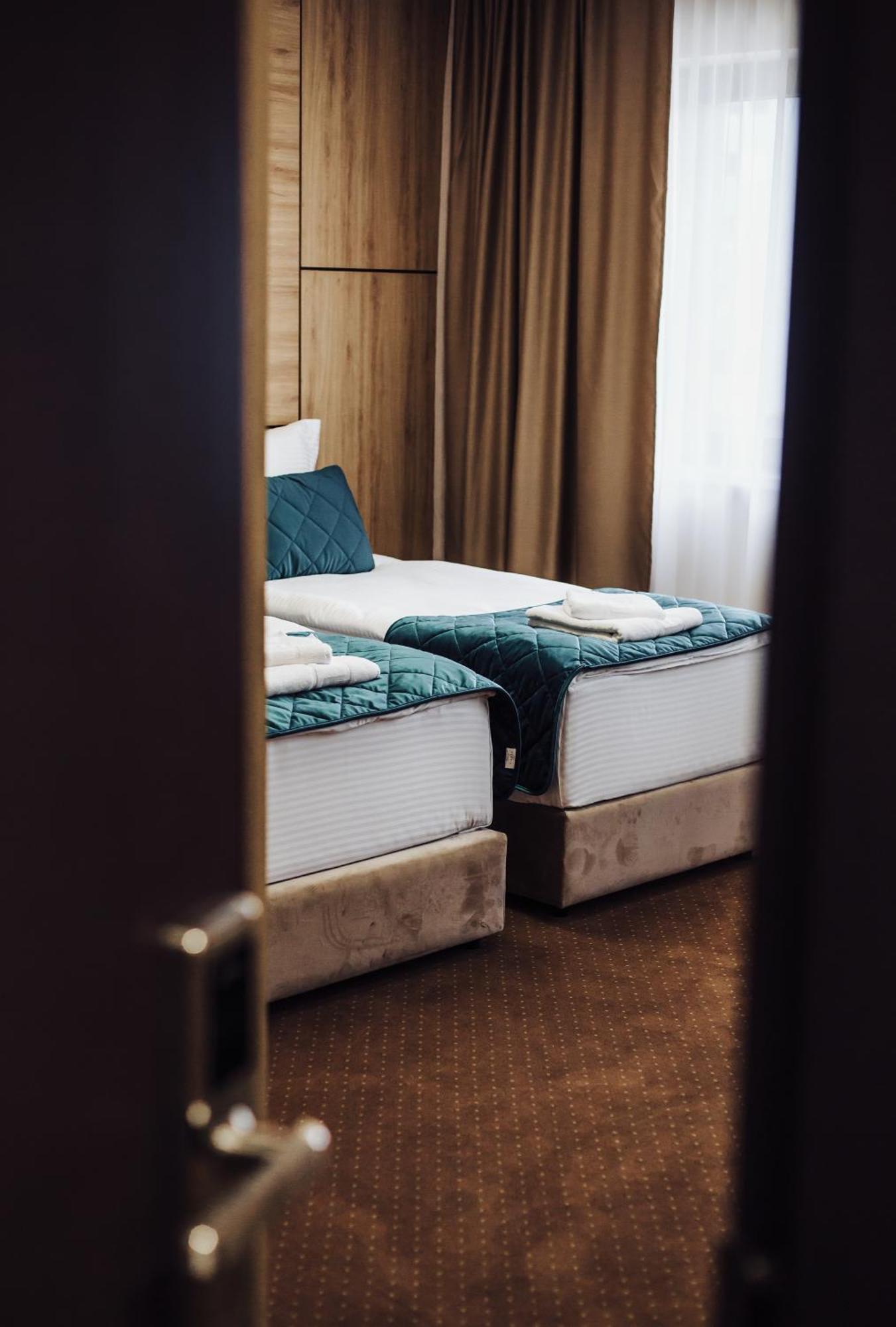 Hotel Brcko Gas Sarajevo Lukavica Buitenkant foto