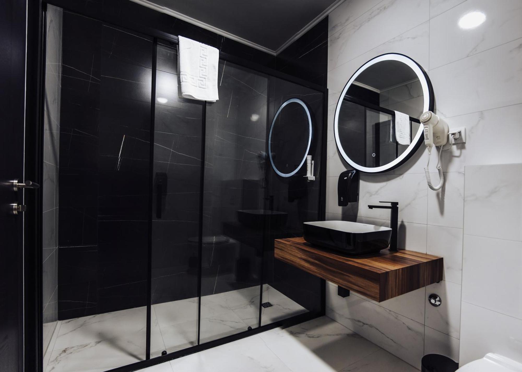 Hotel Brcko Gas Sarajevo Lukavica Buitenkant foto